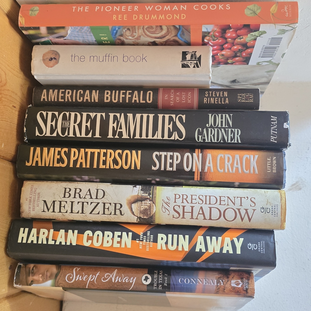 Assorted Book Collection - Picture 3 of 5